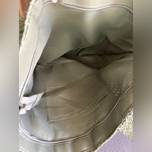 NWOT Green Straw Tote Bag - Picture 7 of 7